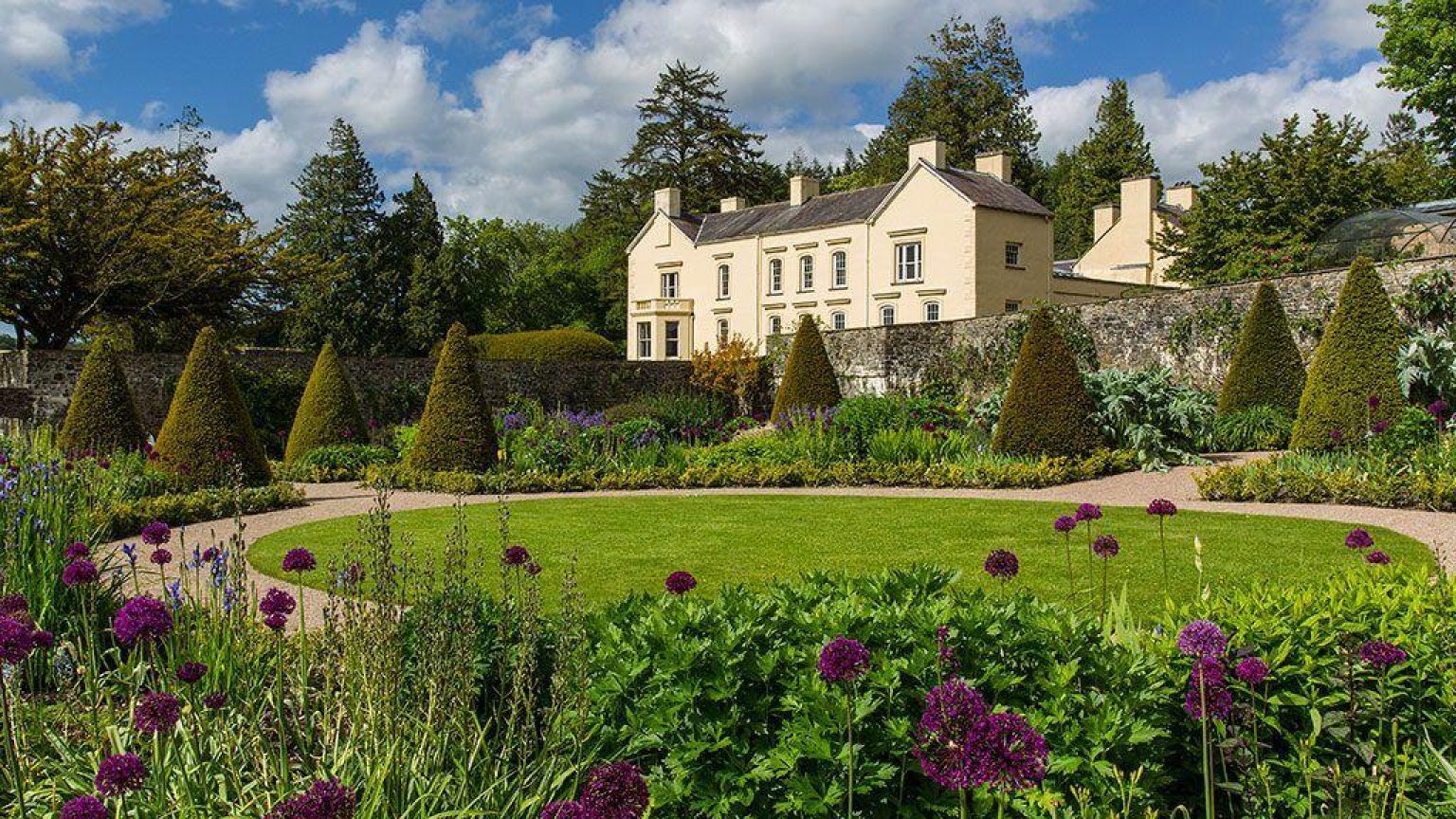 Aberglasney Gardens